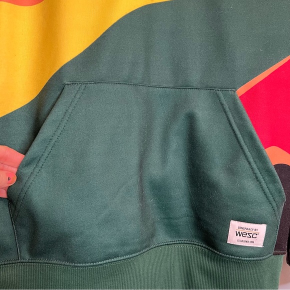 WESC Mike Topography Hoodie in Green & Yellow Abstract Stripe Print. Medium. - Picture 6 of 12